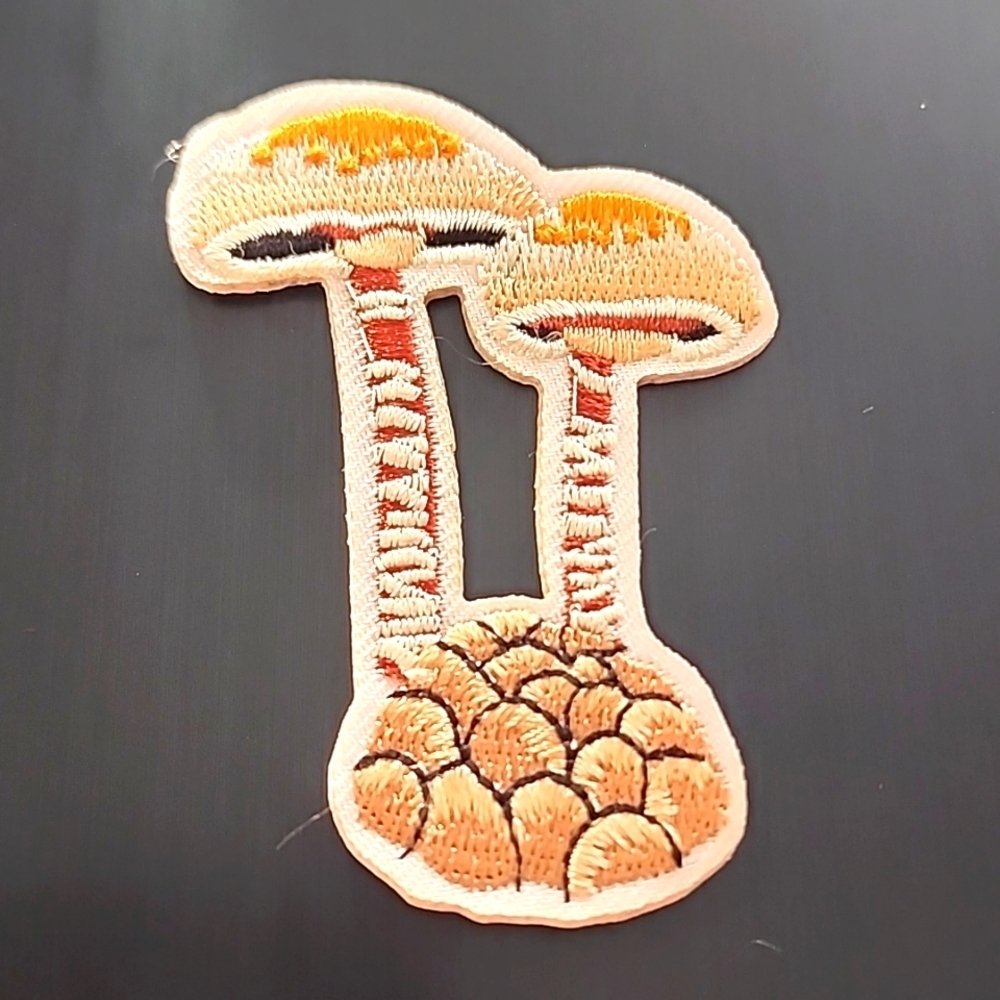 MUSHROOM HIPPIE EMBROIDERY IRON ON PATCH